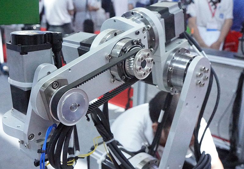 産業用ロボットにはどのような精密減速機が使用されていますか？